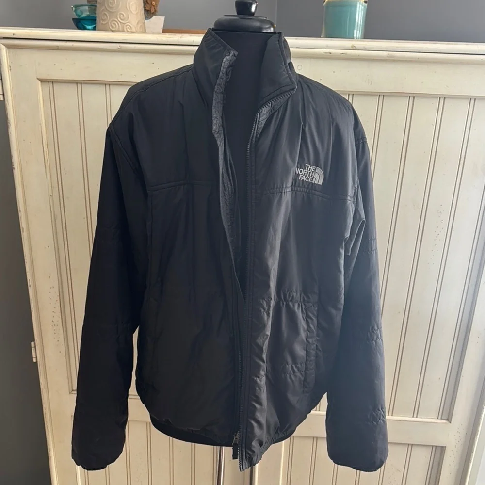 The North Face Men’s Light Weight  Zip Up Jacket